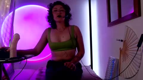 Snapshot of mx_anouk_divine chatting on March 2, 11:44 pm Mx. Anouk Divine online show from March 2, 11:44 pm