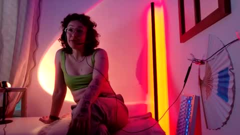 Snapshot of mx_anouk_divine chatting on March 31, 12:34 am Mx. Anouk Divine online show from March 31, 12:34 am