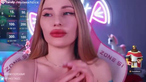 Snapshot of my__sweet__alice chatting on March 7, 8:06 pm mysweetalice online show from March 7, 8:06 pm