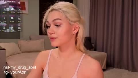 Snapshot of my_april chatting on September 14, 3:16 am April online show from September 14, 3:16 am