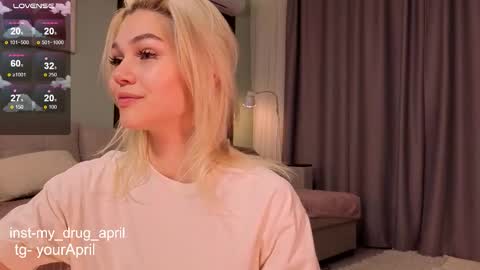 Snapshot of my_april chatting on September 16, 12:44 am April online show from September 16, 12:44 am