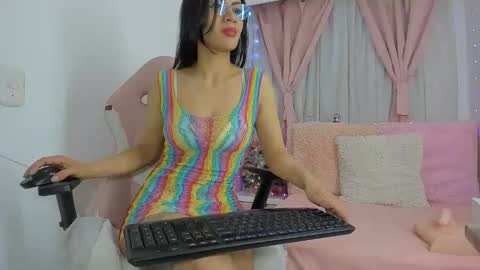 my_brunetteee online show from December 20, 3:13 am
