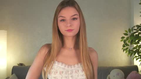 Polly online show from March 31, 1:22 pm