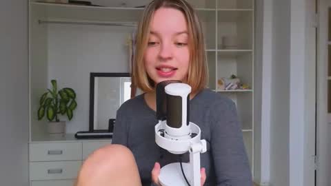 Snapshot of my_mia_ chatting on September 30, 8:41 am MIA I will be here Monday Wednesday Thursday Saturday online show from September 30, 8:41 am