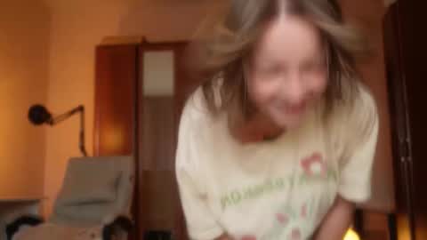 Snapshot of my_mia_ chatting on October 10, 9:19 am MIA I will be here Monday Wednesday Thursday Saturday online show from October 10, 9:19 am