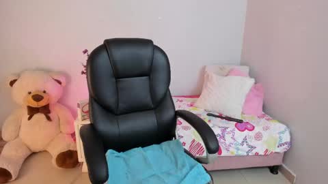 Snapshot of my_sweetpervy chatting on May 1, 8:24 pm Ary Online 300pm hour colombia online show from May 1, 8:24 pm