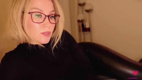 Mya-be Yours P online show from November 1, 10:45 pm