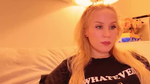 Mya-be Yours P online show from December 17, 10:05 pm