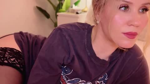 Mya-be Yours P online show from February 6, 11:08 pm