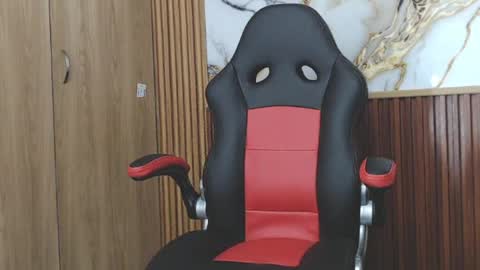 mybonnieandclyde303av online show from April 12, 4:17 am