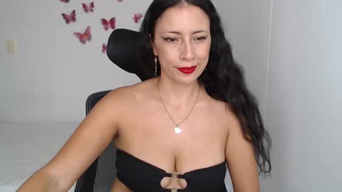 Snapshot of myc_sw_couple chatting on February 2, 5:26 pm mary and charlie online show from February 2, 5:26 pm