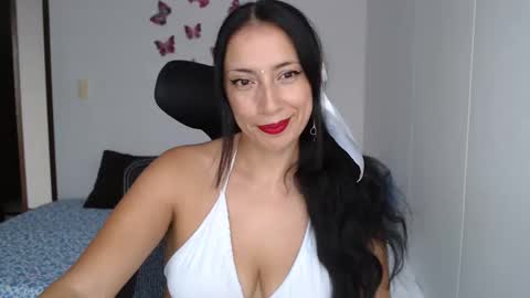 Snapshot of myc_sw_couple chatting on February 6, 10:53 pm mary and charlie online show from February 6, 10:53 pm