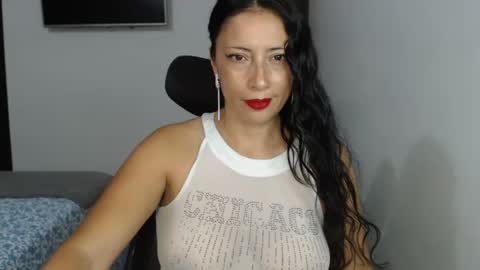 Snapshot of myc_sw_couple chatting on October 4, 12:30 am mary and charlie online show from October 4, 12:30 am