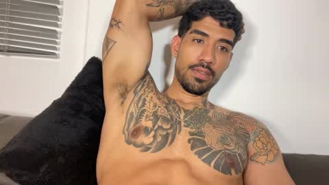 Myke esthetic online show from December 17, 8:42 am