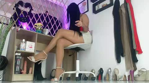 Snapshot of myla_sarah1 chatting on February 24, 3:54 pm myla sarah1 online show from February 24, 3:54 pm