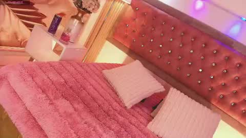 Snapshot of myladreams_ chatting on July 20, 3:32 am Myla online show from July 20, 3:32 am