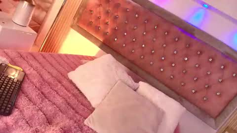 Snapshot of myladreams_ chatting on July 26, 3:36 am Myla online show from July 26, 3:36 am