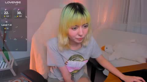 MylaFlores online show from December 12, 1:53 am