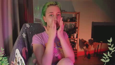 MylaFlores online show from March 9, 2:07 am