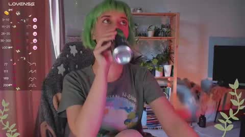 MylaFlores online show from March 9, 5:11 am