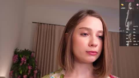 Snapshot of myloveellen chatting on October 15, 7:03 pm Ellen online show from October 15, 7:03 pm