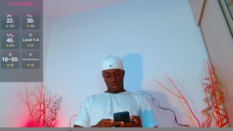 Mylo Wallace  online show from December 4, 4:49 pm