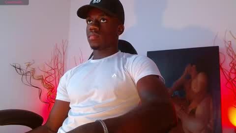 Mylo Wallace  online show from February 10, 9:58 pm