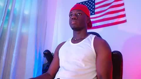 Mylo Wallace  online show from November 5, 7:25 pm