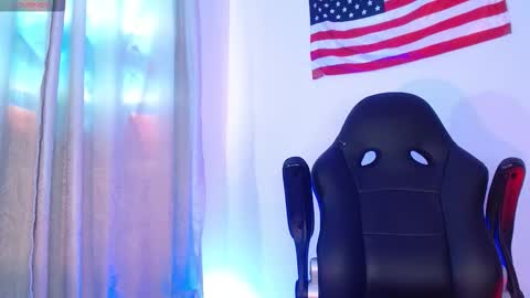 Mylo Wallace  online show from January 10, 5:37 pm