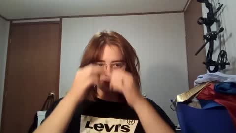 Snapshot of myrabbithole chatting on November 4, 1:05 am Annie Archer online show from November 4, 1:05 am