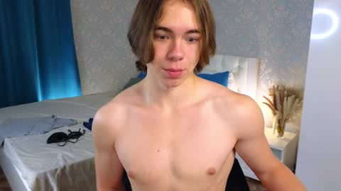 Snapshot of myshkek chatting on December 18, 10:02 pm Mickey online show from December 18, 10:02 pm