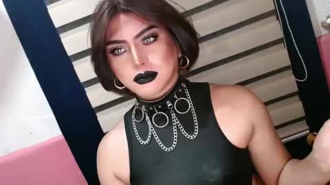 SUPPORT GODDESS TRISHA  AND DONT FORGET TO FOLLOW ME online show from May 27, 10:29 pm