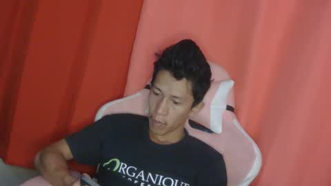 Snapshot of mysterious_man15 chatting on March 6, 9:58 am mysterious_man15 online show from March 6, 9:58 am