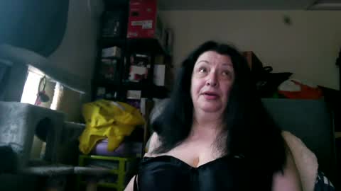 mysteriouswoman18 online show from August 2, 11:14 pm