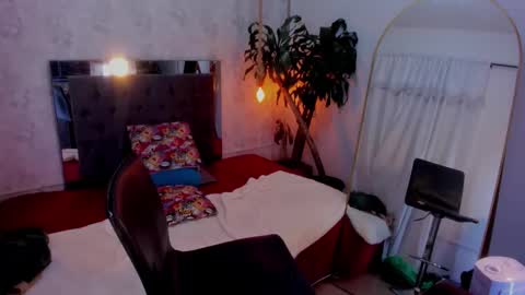 Snapshot of mysterius_boy chatting on March 16, 5:44 am Marcus online show from March 16, 5:44 am