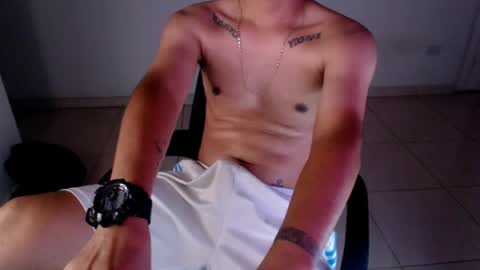 Snapshot of mysteryboy_thin16 chatting on June 14, 12:08 am mysteryboy_thin16 online show from June 14, 12:08 am