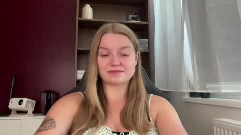 Snapshot of mysteryericax chatting on June 27, 12:33 pm Erica online show from June 27, 12:33 pm