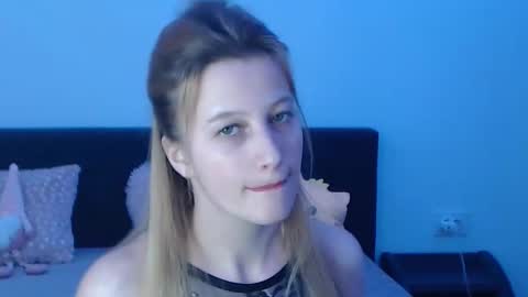 Snapshot of mysterygirl2023 chatting on March 26, 1:38 pm Mystery Girl online show from March 26, 1:38 pm