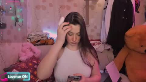 Snapshot of mystic_lilly chatting on February 12, 8:15 pm Lilly magic lilly online show from February 12, 8:15 pm