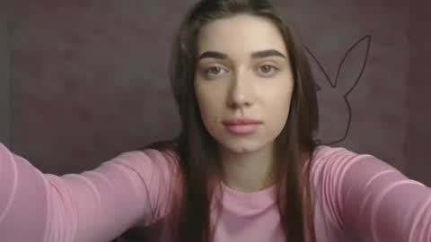 Amelia online show from April 2, 11:30 am