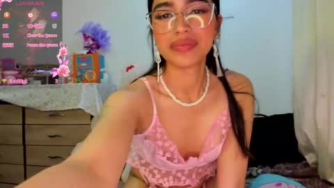 Snapshot of mystick_ chatting on January 11, 10:31 am Mystick online show from January 11, 10:31 am