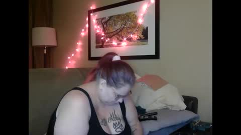 Snapshot of mysticlynn420 chatting on December 9, 3:50 am MysticLynn online show from December 9, 3:50 am
