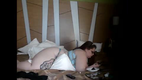 Snapshot of mysticlynn420 chatting on February 20, 6:17 am MysticLynn online show from February 20, 6:17 am