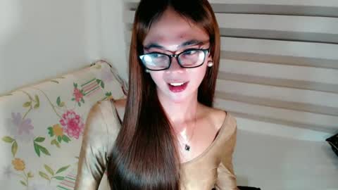 Snapshot of mysticofcum22 chatting on June 19, 5:12 am Krestine online show from June 19, 5:12 am