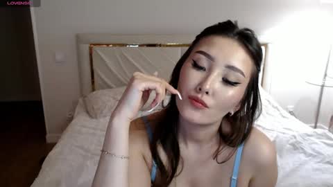 mysticsirenn online show from January 24, 7:41 am