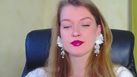 mysticvenus_ online show from December 18, 10:32 am