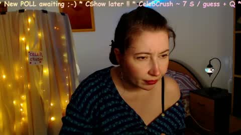 Snapshot of mystydew chatting on May 15, 11:50 am MystyDew online show from May 15, 11:50 am