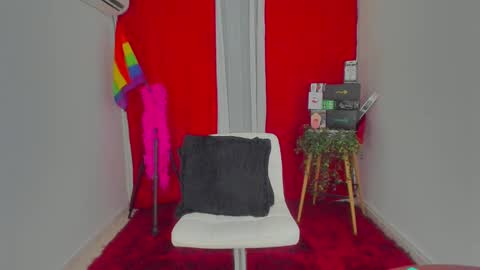 Snapshot of mysweetdanny chatting on December 5, 4:53 am IG belladanielab online show from December 5, 4:53 am