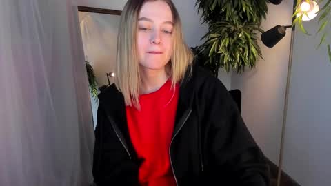 Eva  online show from February 6, 4:03 pm