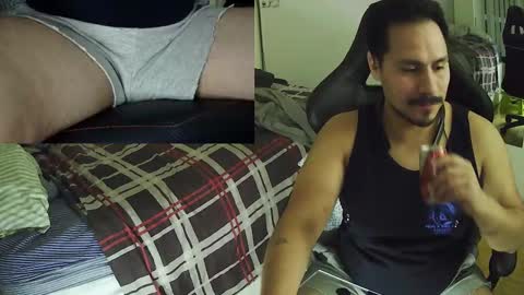 Snapshot of n0ttheface chatting on November 4, 11:59 pm N0ttheFace online show from November 4, 11:59 pm